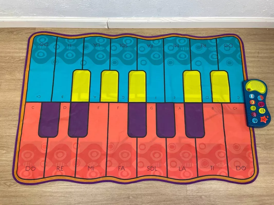 B. toys Boogie Woogie Mat, Piano